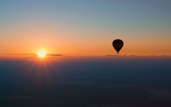 Riding in a hot air balloon is one of the best things to do in pennsylvania for thrill-seekers