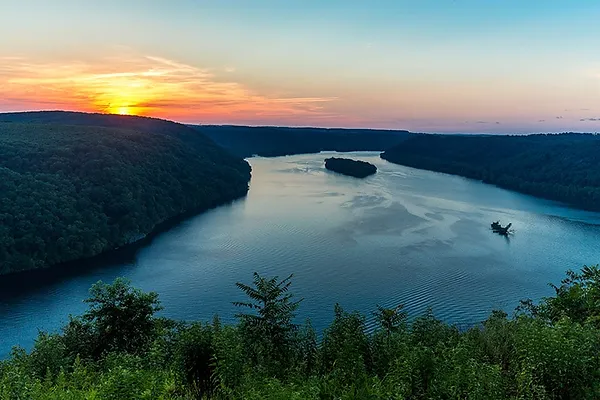 A scenic view of the sunset at Pinnacle Overlook in Lancaster, PA. 